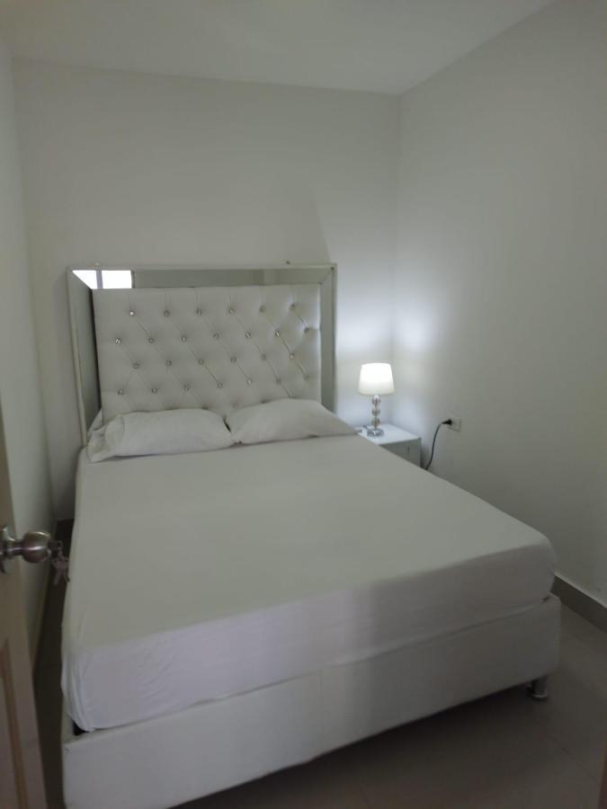 Apartamentos Los Manglares Marbella Cartagena Екстериор снимка