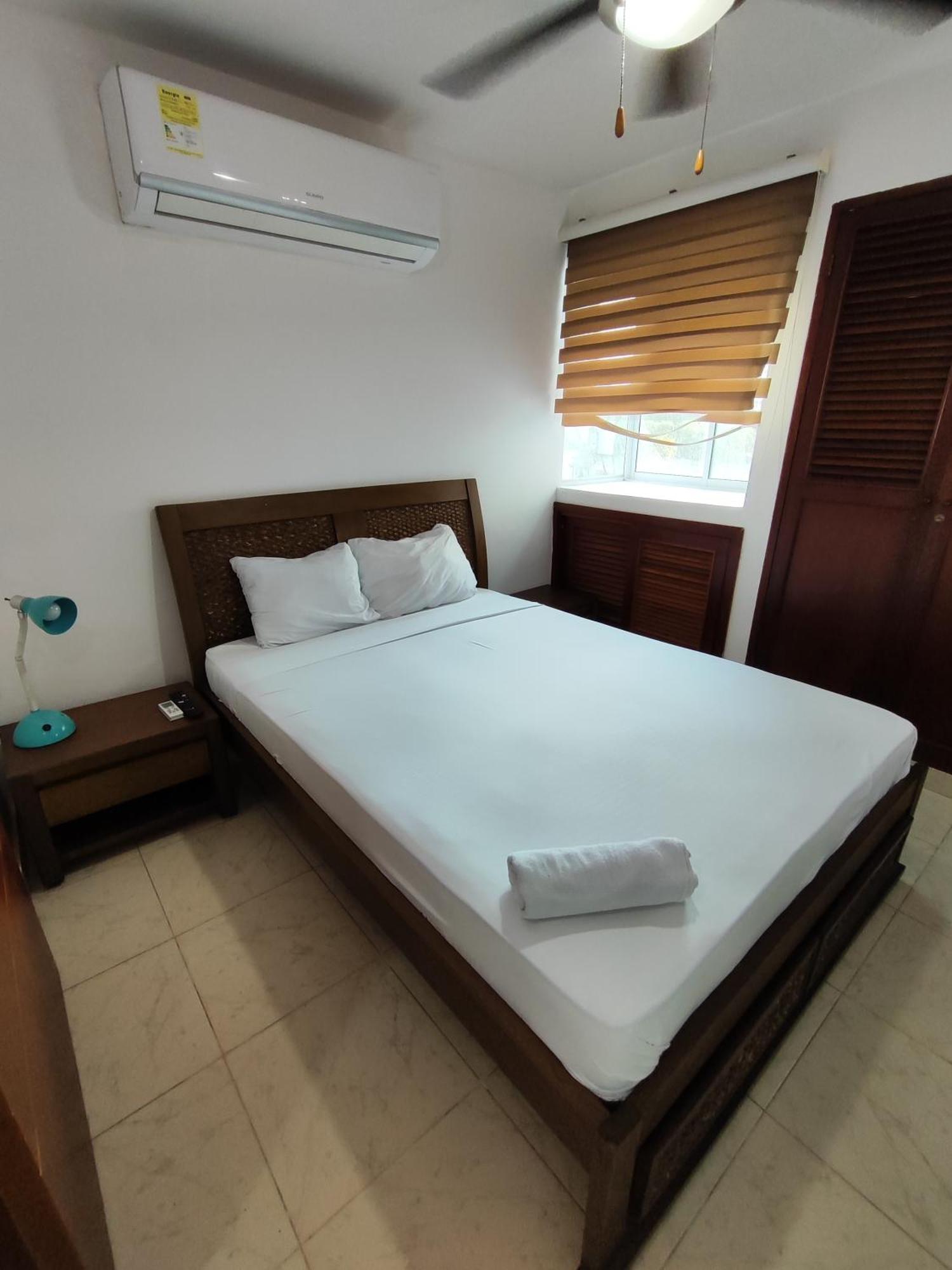 Apartamentos Los Manglares Marbella Cartagena Екстериор снимка