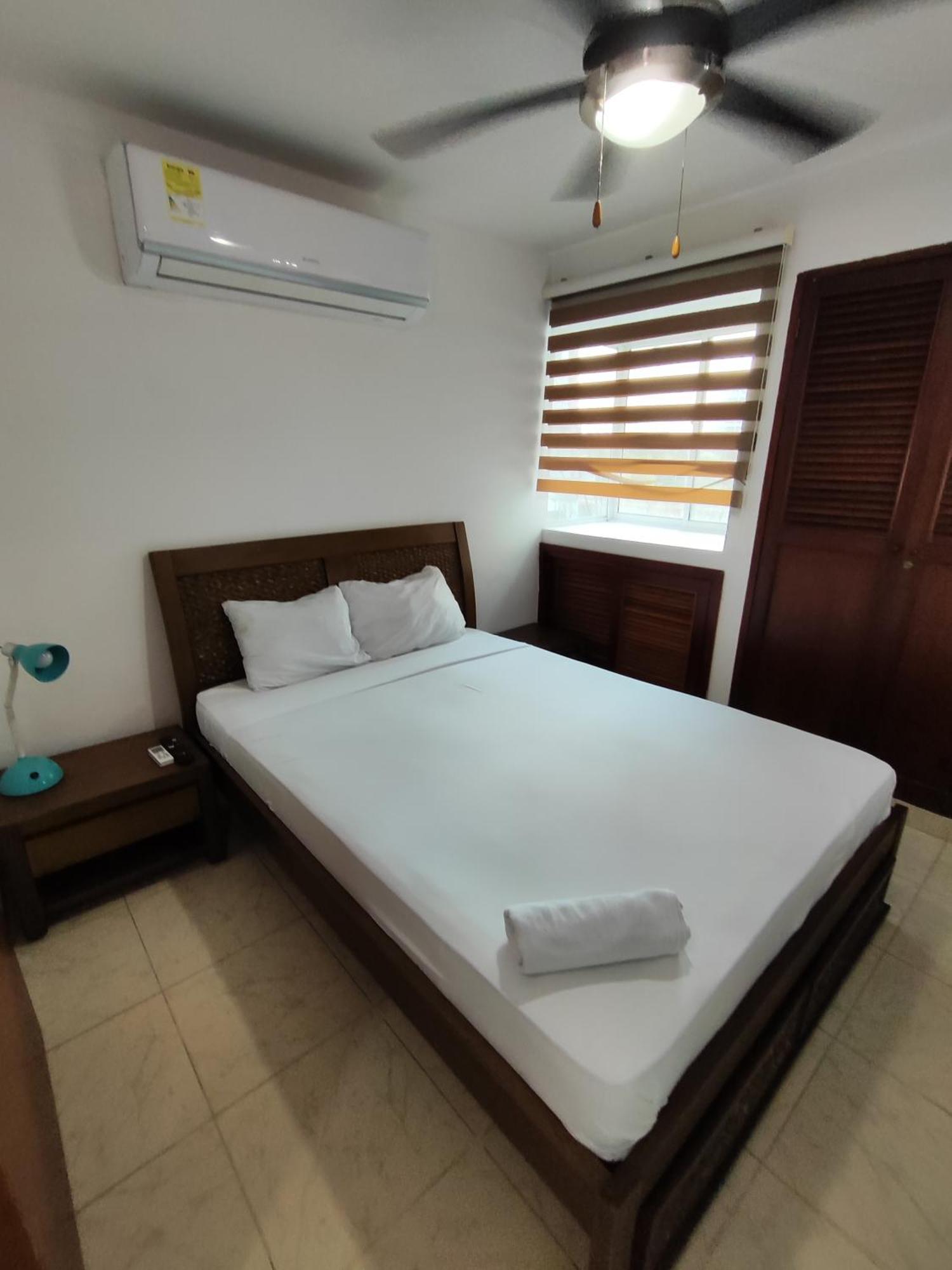 Apartamentos Los Manglares Marbella Cartagena Екстериор снимка